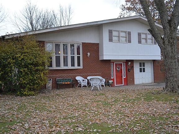3rd image of 915 Sherwood Ave