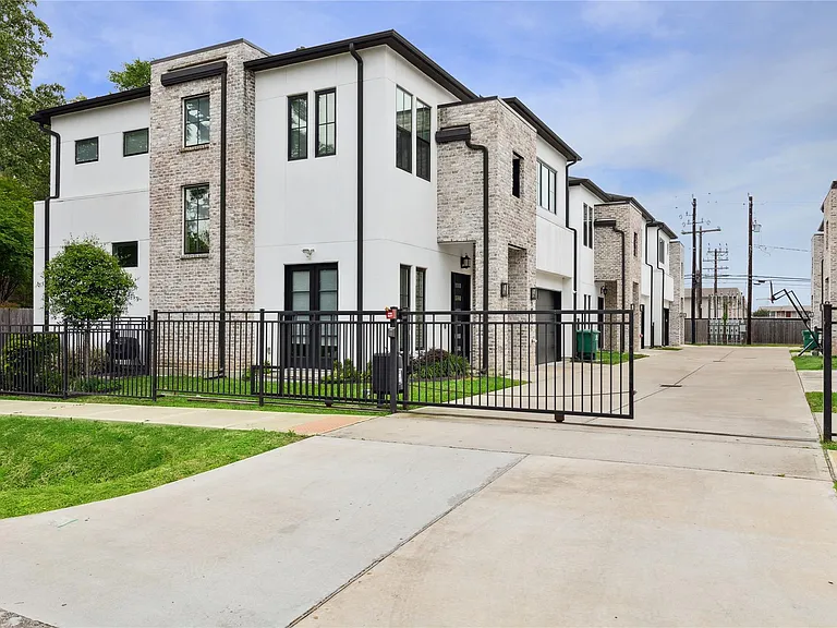 1410 Caywood Ln #A — Photo 2