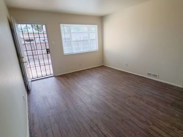 528 Vermont St NE APT B