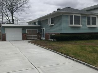 482 Long Beach Rd, Island Park, NY 11558