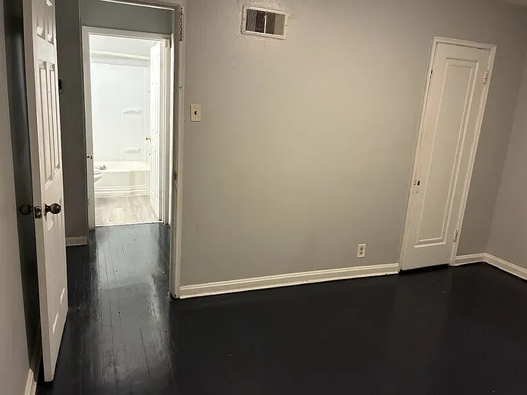 7470 Sharon Dr — Photo 4