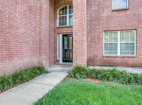 5th image of 3512 Vista Cir