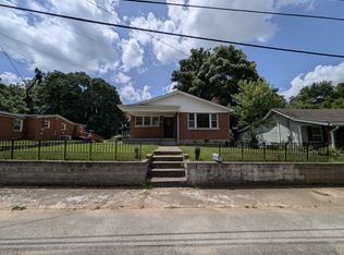 318 E 11th St, Columbia, TN 38401