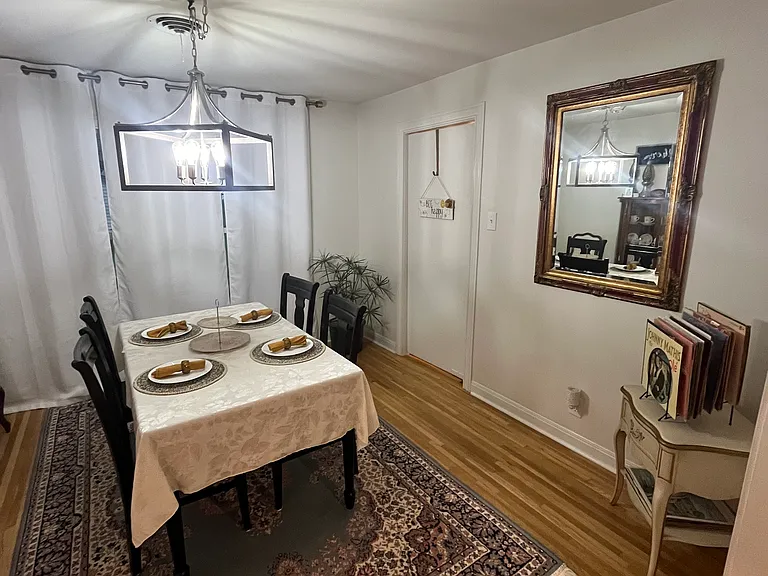 1166 Albany St — Photo 24