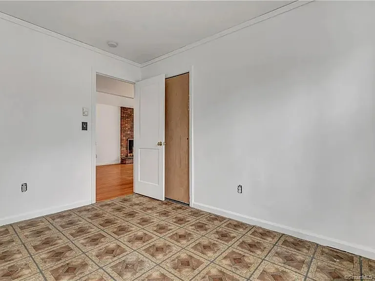 38 Diamond St — Photo 17
