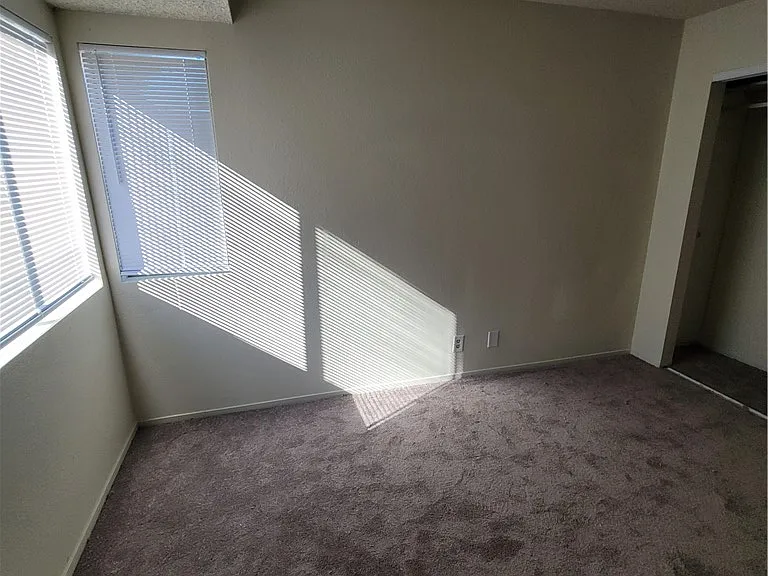 5049 Spencer St #D — Photo 40