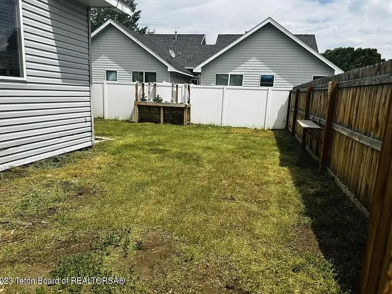 327 S Cole Ave — Photo 11