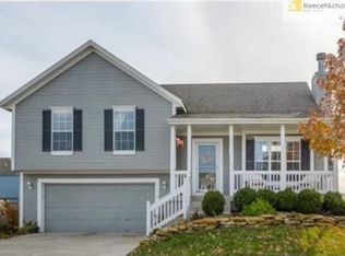 19505 W 207th Pl, Spring Hill, KS 66083