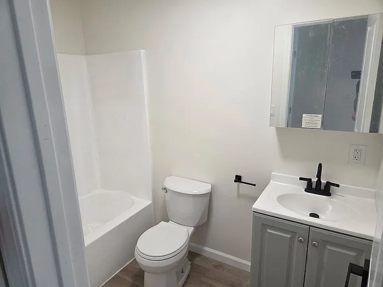 108 Ball St — Photo 4