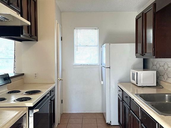 4th image of 16806 Ledgestone Dr #16808
