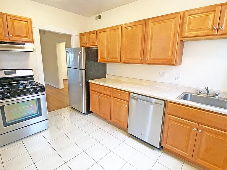 Bellefonte Street Apartments — Photo 10