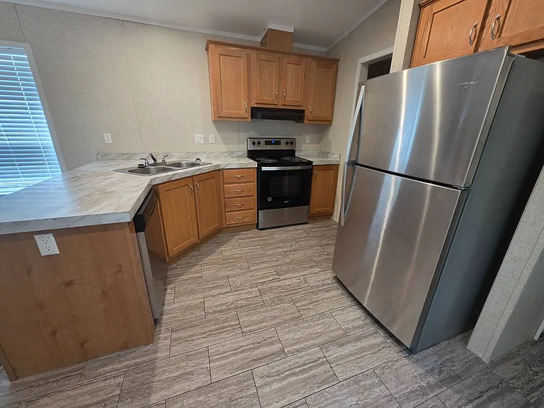 2238 E Maywood St — Photo 2
