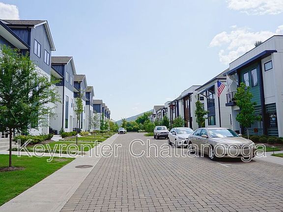 2nd image of 3109 Saint Elmo Ave