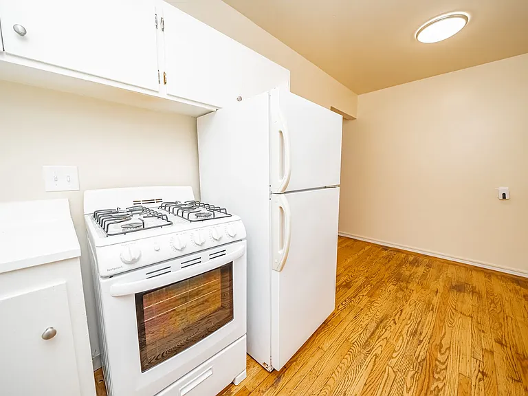 354 Vernon Street — Photo 7