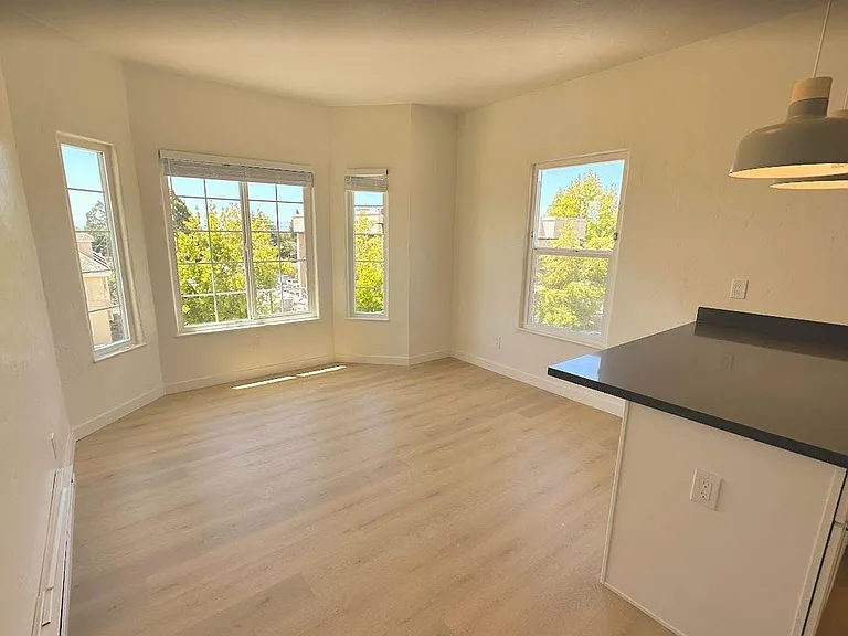 6616 Telegraph — Photo 11