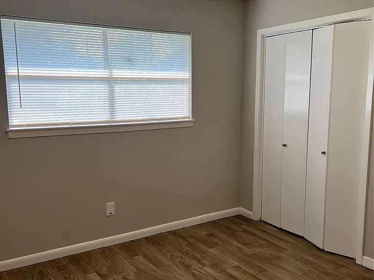 10503 Homestead Rd — Photo 18