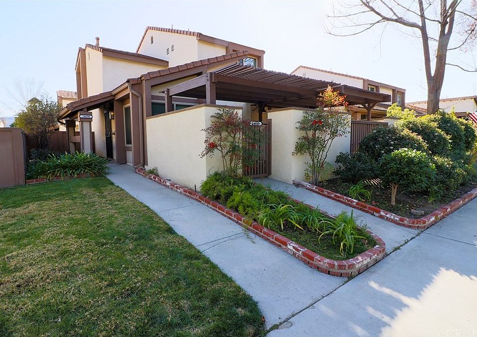 1st image of 24690 Golfview Dr