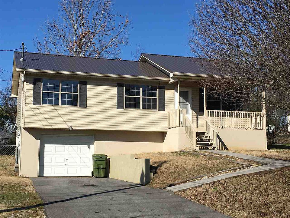 1st image of 123 Bradford Dr