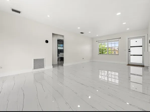 2216 SE Newcastle Ter, Port Saint Lucie, FL 34952