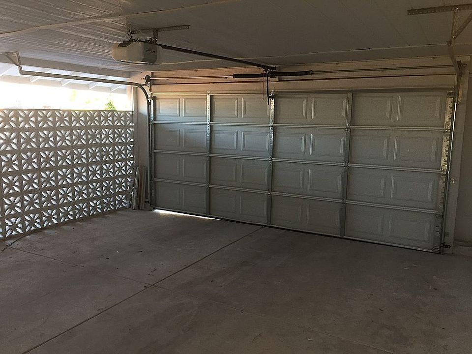1st image of 10381 W Pinehurst Dr