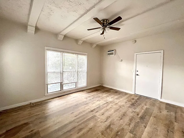 5623 Virginia Ave #201 — Photo 1