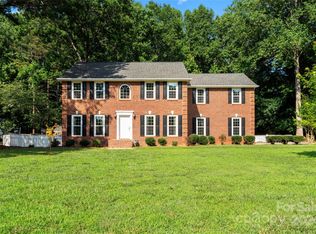 6811 Fenning Dr, Mint Hill, NC 28227