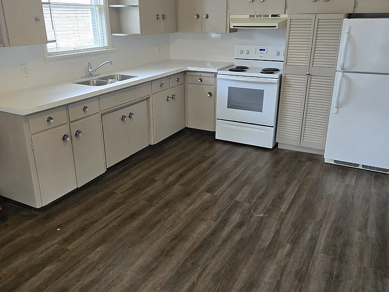 24 Turnova St #2 — Photo 12