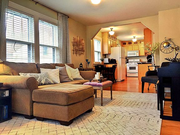 3rd image of 2074 Princeton Ave