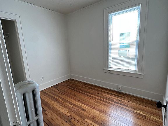 5th image of 22940 Woodward Ave #B