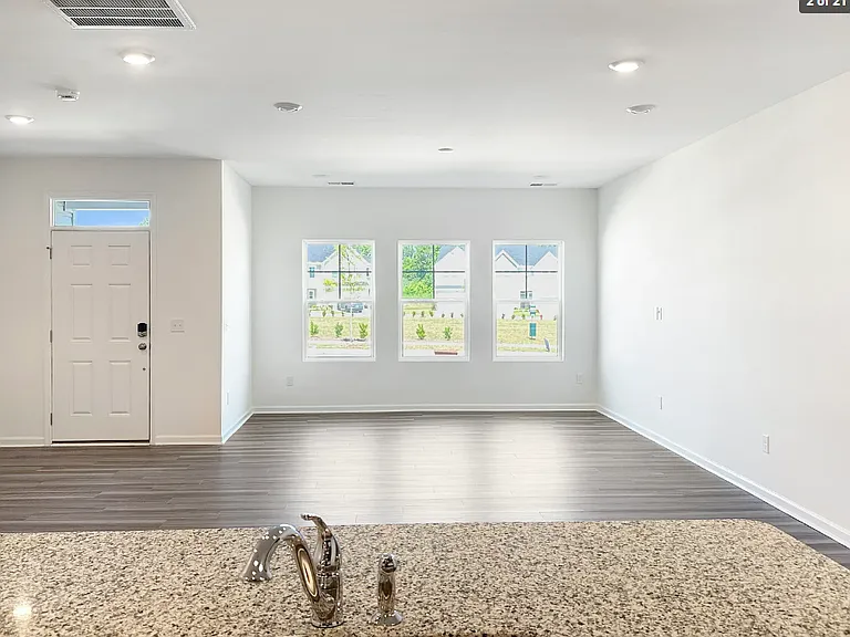 1502 Fruit Tree Ln — Photo 2