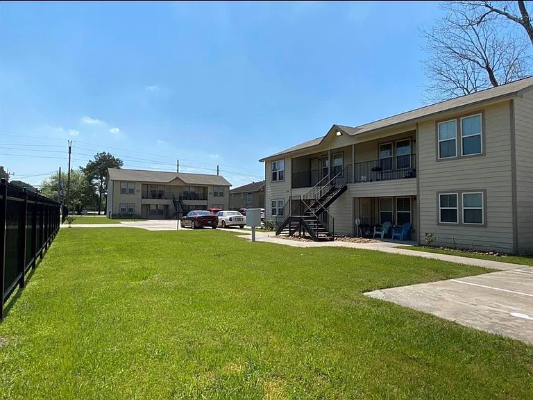 2508 S Houston Ave #D — Photo 8