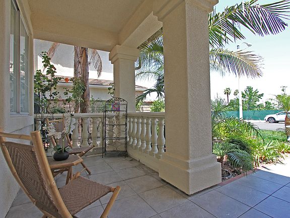 4th image of 988 Othello Ln