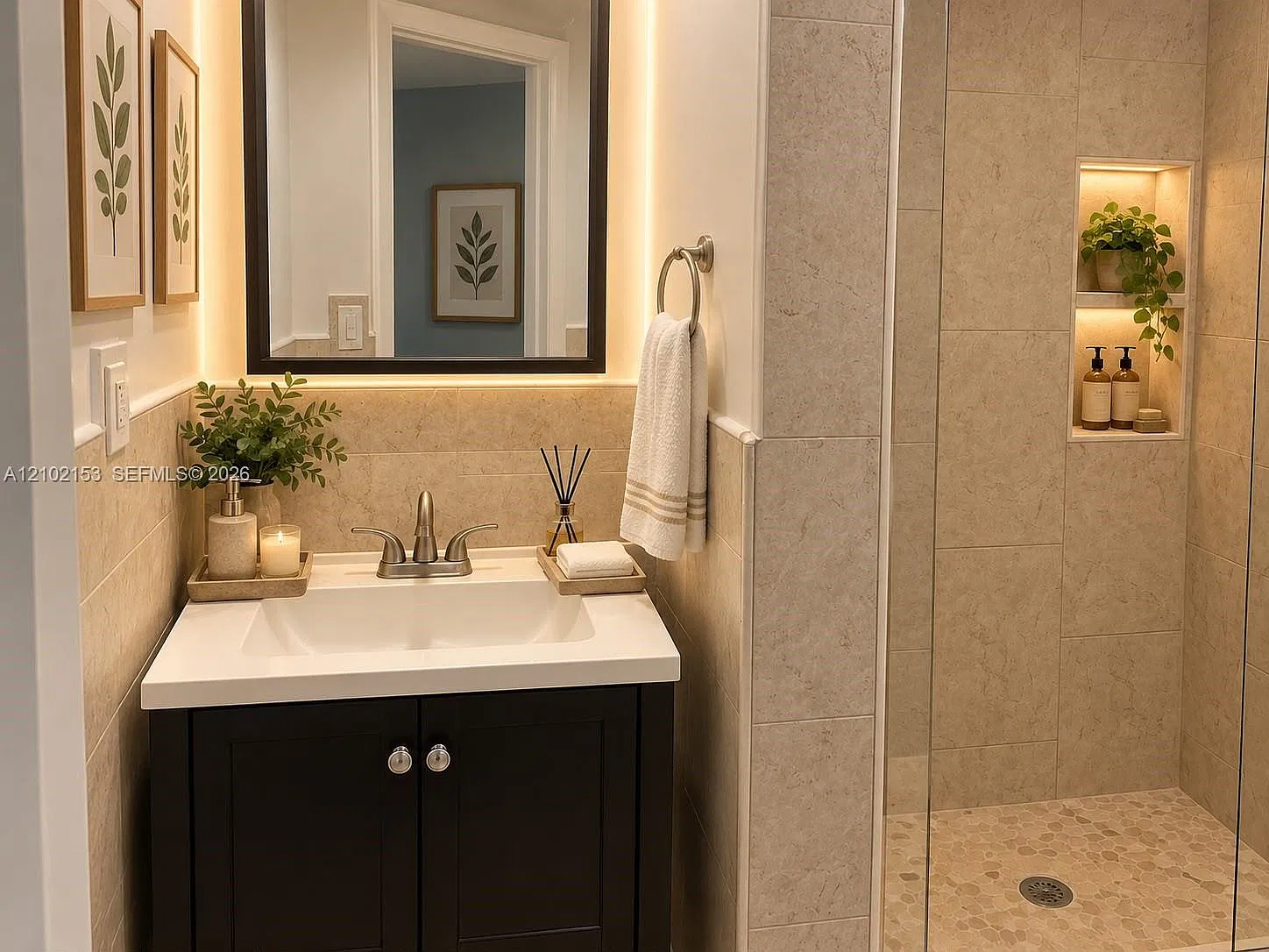 Versailles Gardens Condo — Photo 3