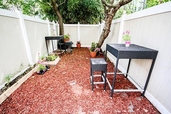 Rented by MetroNest | media 40
