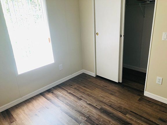 2nd image of 23 Bluewater Lake Cir