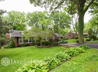 43 Lakeside Dr, Centerport, NY