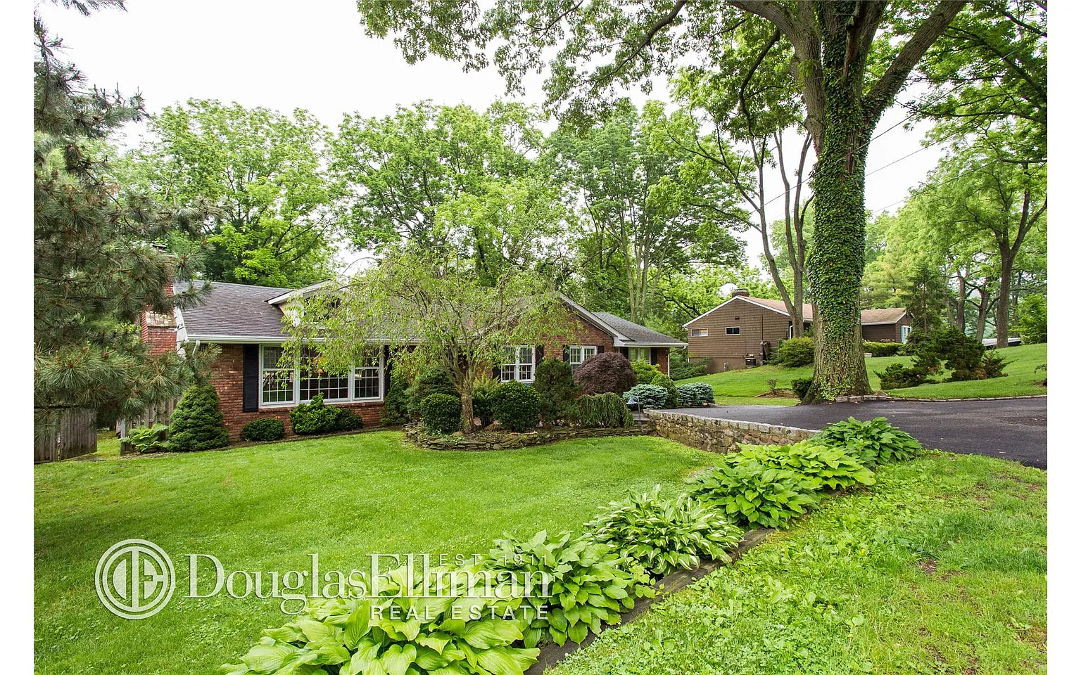 43 Lakeside Dr photo 1