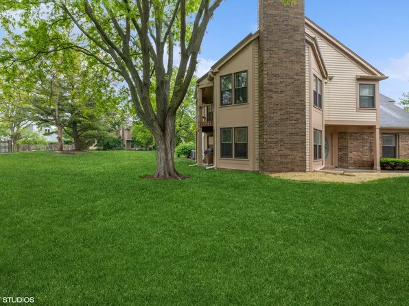 11 Willow Pkwy #90-1, Buffalo Grove, IL 60089