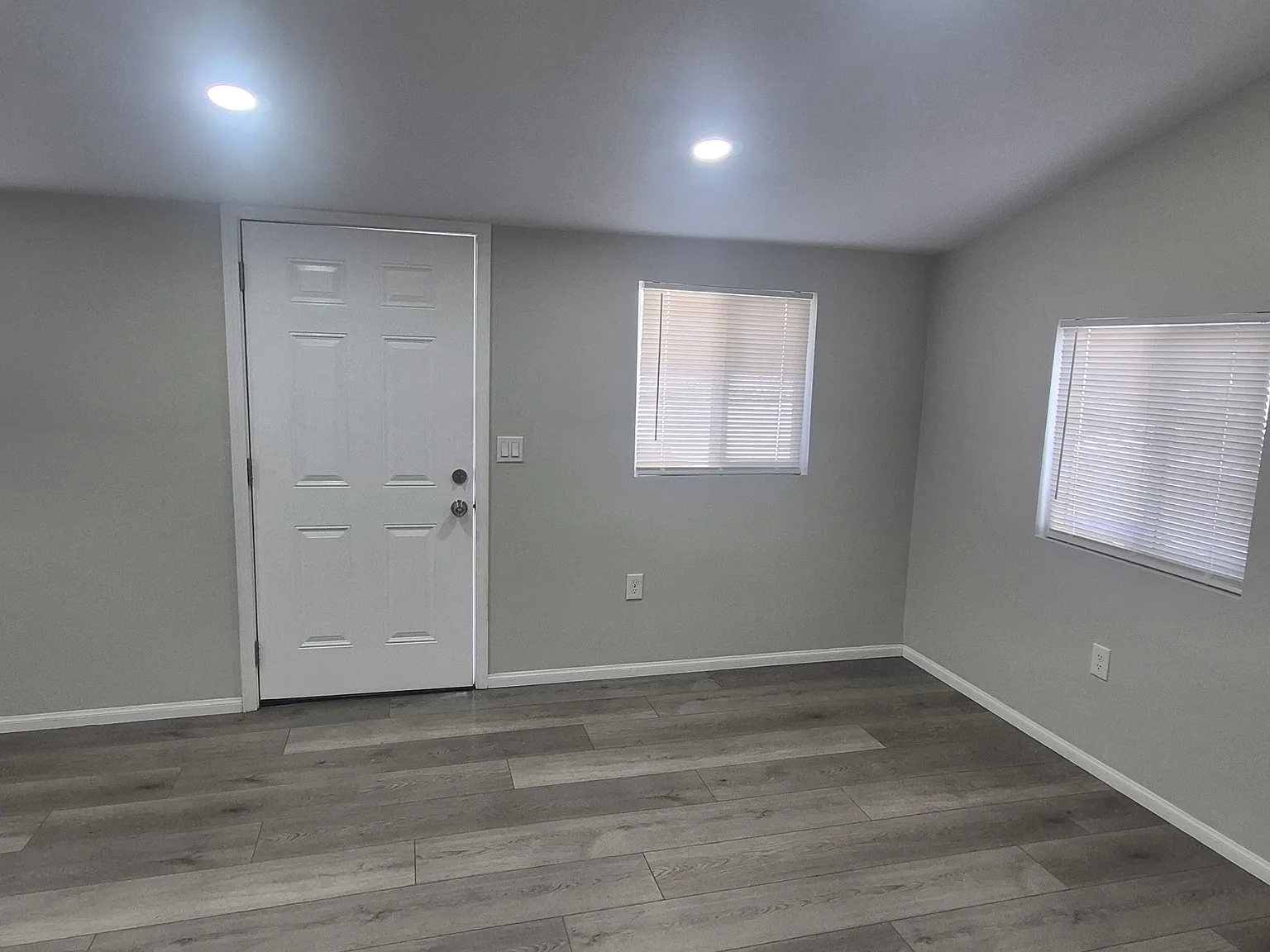 2 bed, 800 sqft, $2,100 — Photo 3