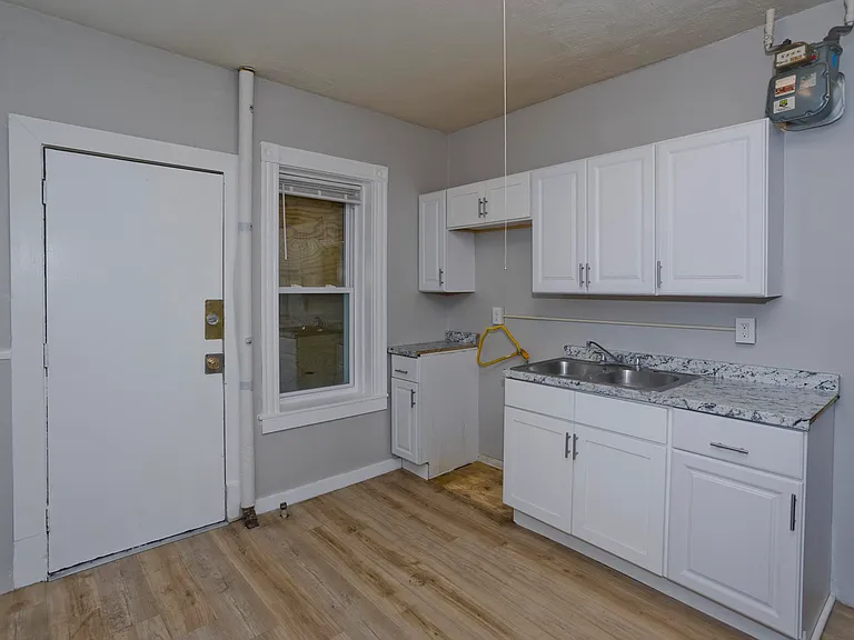 180 Oakland St #7 — Photo 2