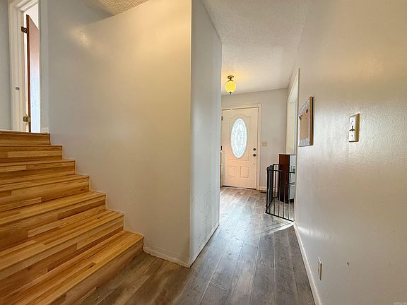 4th image of 2855 Cedar St