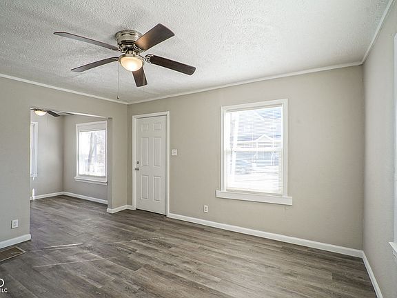 5th image of 2406 Stuart St