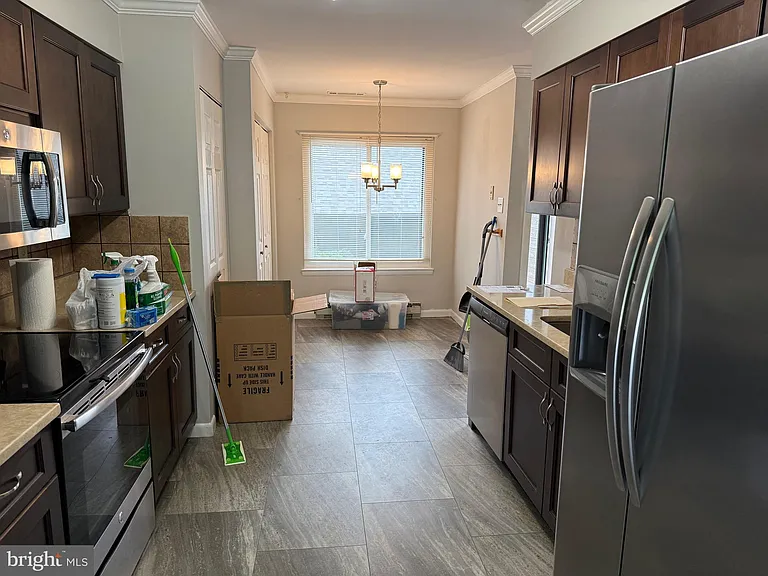 204 Village Rd — Photo 3
