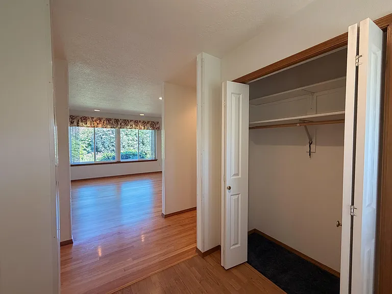 364 SE Davis Ct #364 — Photo 6