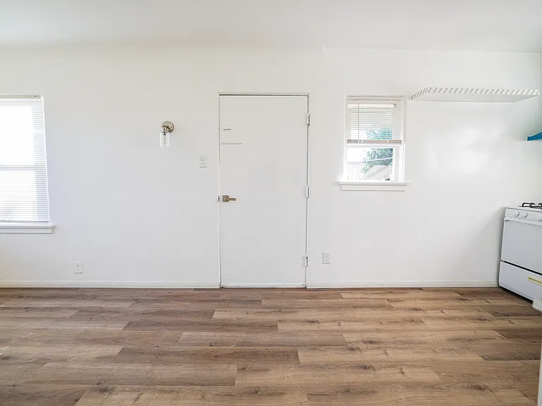 431 N Ynez Ave #C — Photo 7