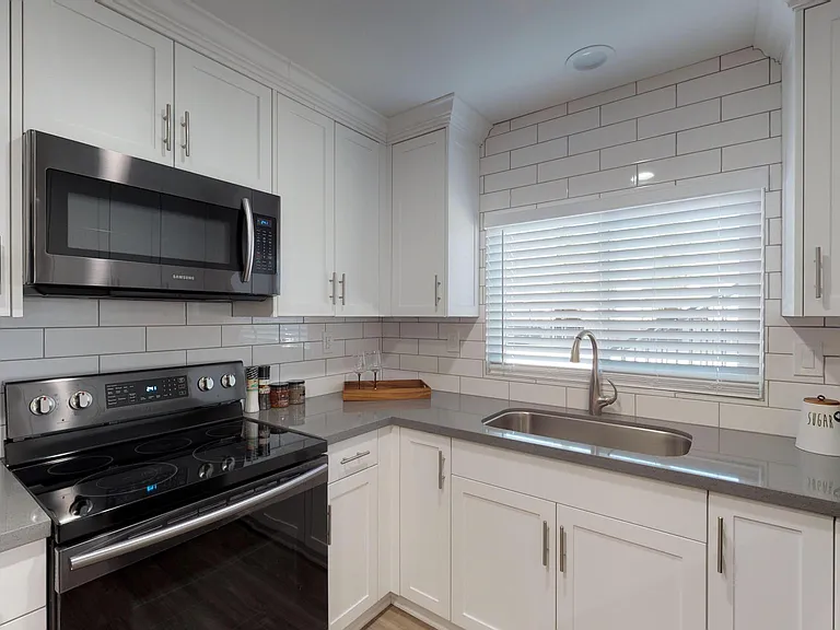 1170 Sumner Ave #12 — Photo 7