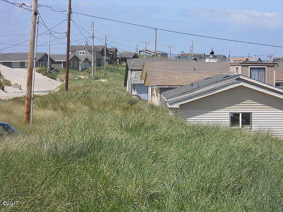 2nd image of 121 NW Oceania Dr