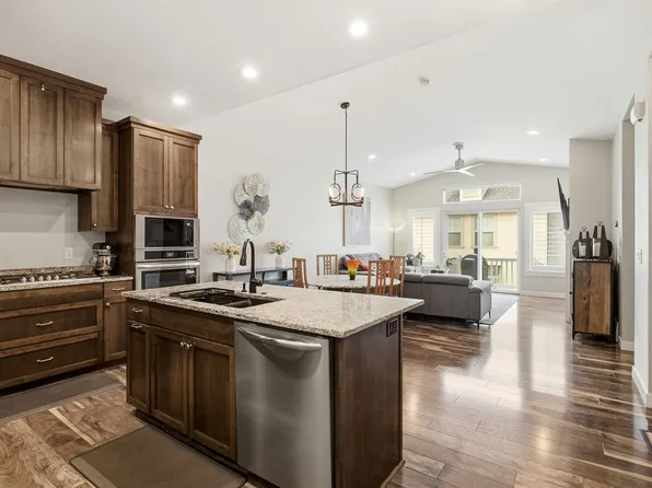 1465 E Sego Lily Ct, Layton, UT 84040