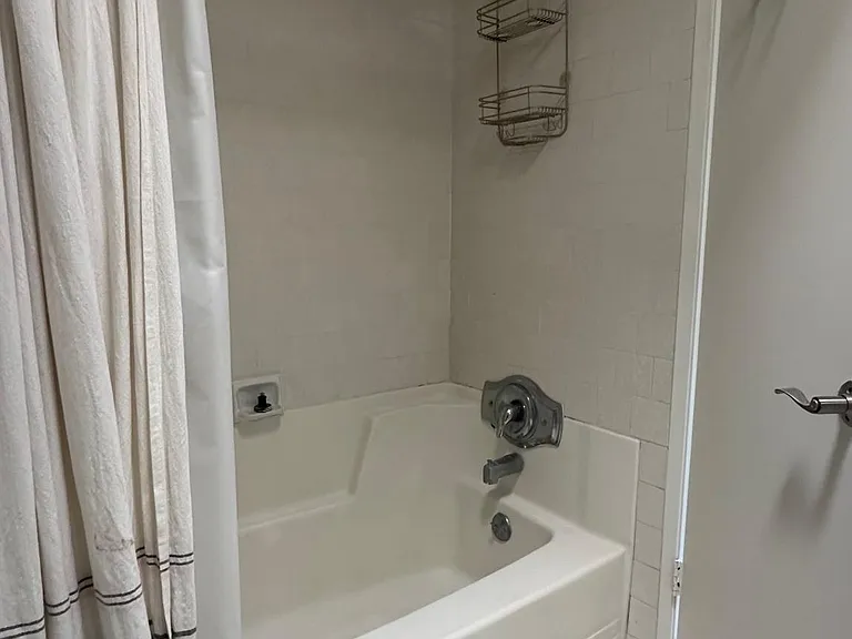 65 N Allen Ave #302 — Photo 14