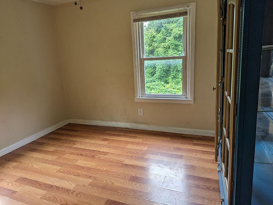 1st image of 1021 S Church St
